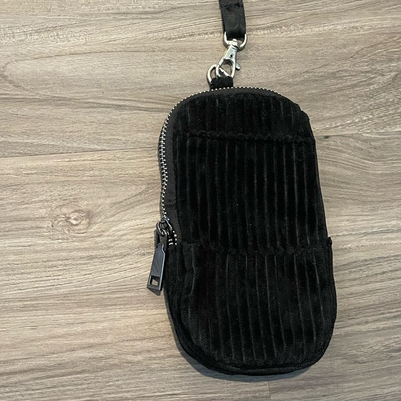 [SOLD] Corduroy velvet neck pouch - Picture 3 of 3